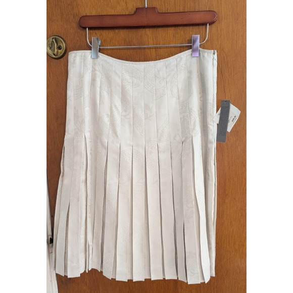 Calvin Klein Dresses & Skirts - Calvin Klein CK Silk Pleated Skirt Size 6 New with tags NEW